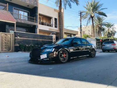 “猛兽出袭”克莱斯勒300C改装AIRBFT空气悬挂姿态