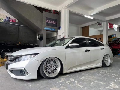 彰显姿态 本田型格改装空气悬挂低趴姿态案例