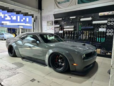 追求风格 道奇挑战者改装AIRBFT空气悬挂案例