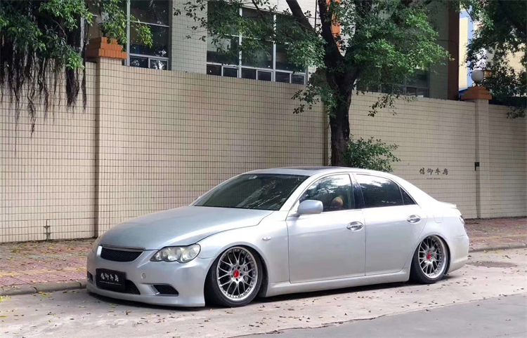 丰田锐志改装AIRBFT气动避震姿态风格